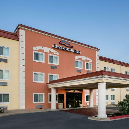 Baymont By Wyndham Lawton Hotel Екстериор снимка