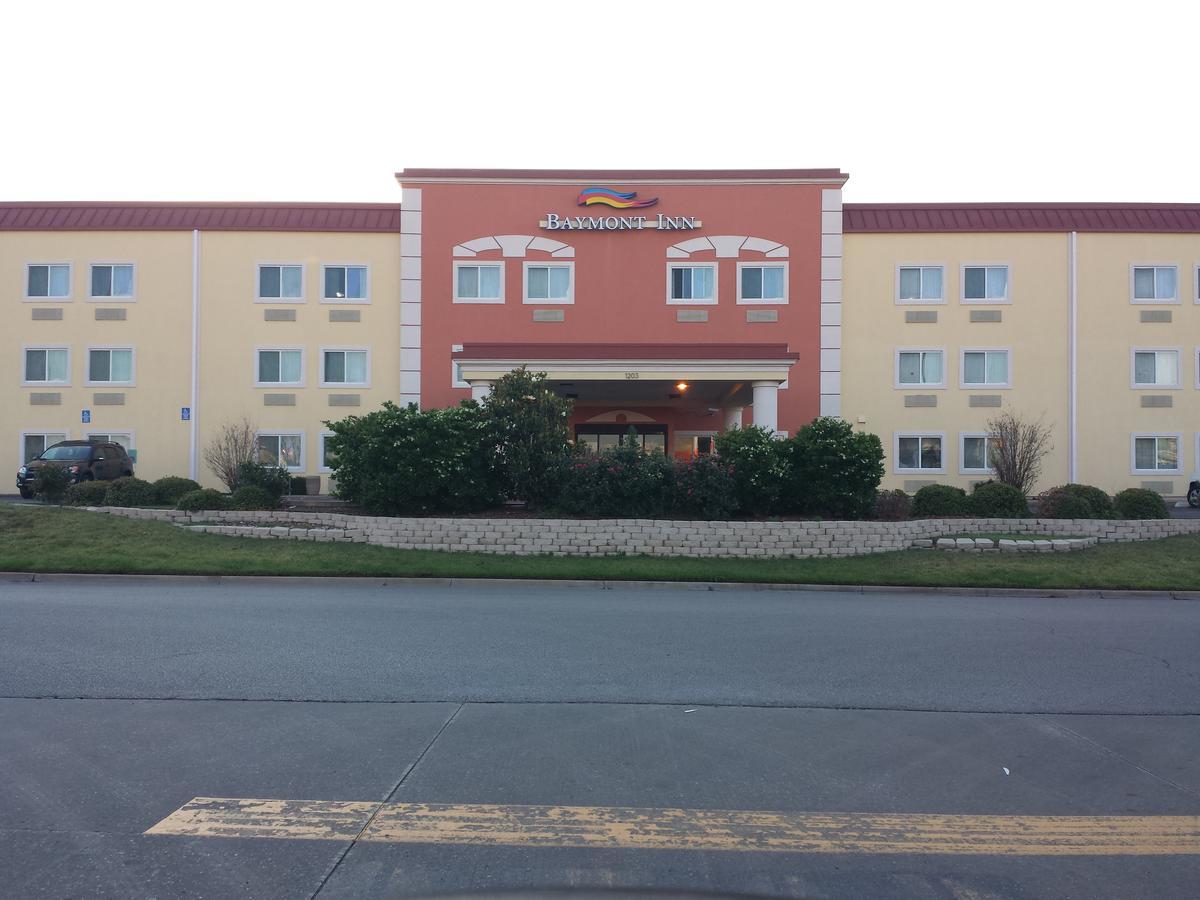 Baymont By Wyndham Lawton Hotel Екстериор снимка
